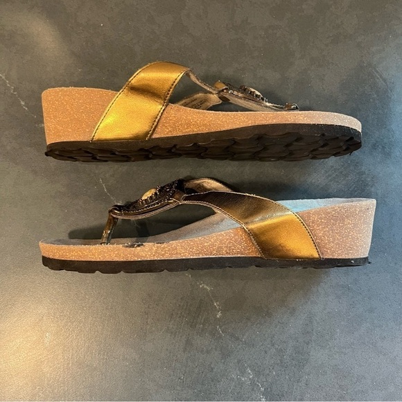 White Mountain sz 7 Abby embellished thong sandals wedge - Picture 15 of 16